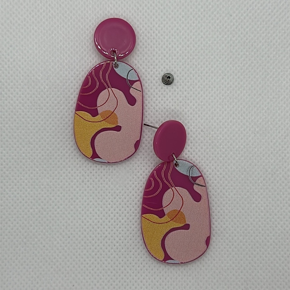 Retro :The "Pink Paradise Cocktail Crystal Dangle